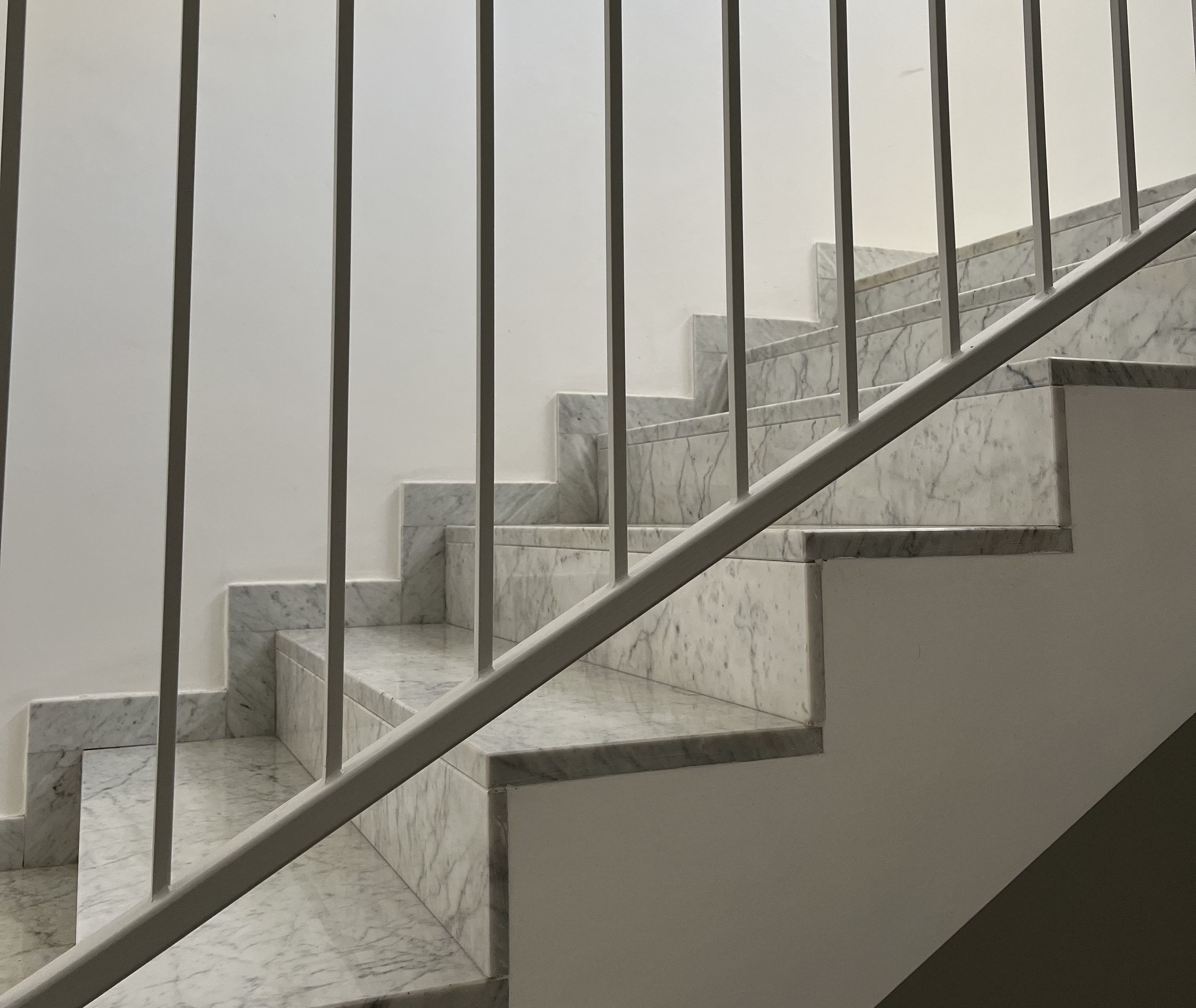 BIANCO CARRARA CD - SCALA 